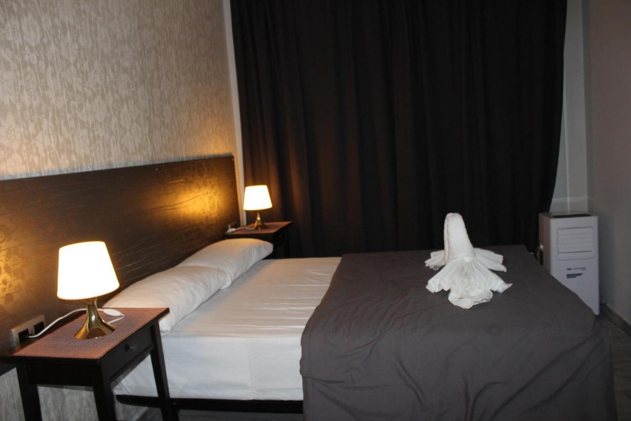 Bcn Condal Hostal Barcelona Ngoại thất bức ảnh