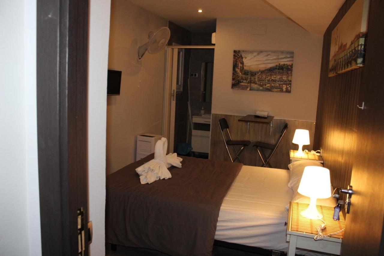 Bcn Condal Hostal Barcelona Ngoại thất bức ảnh