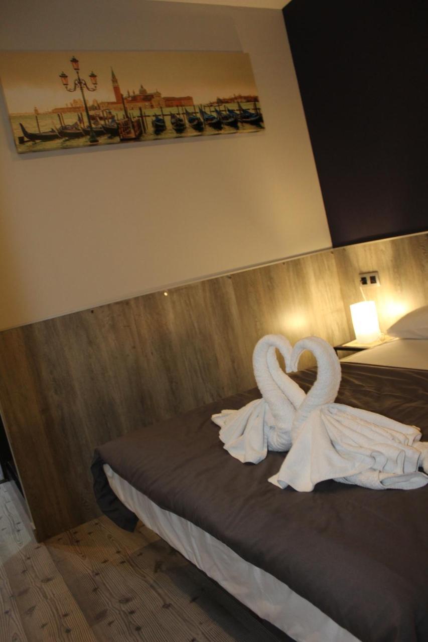 Bcn Condal Hostal Barcelona Ngoại thất bức ảnh