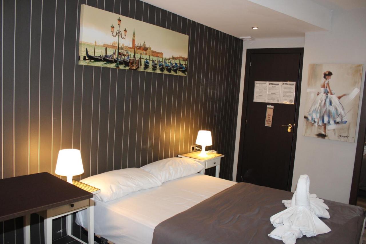 Bcn Condal Hostal Barcelona Ngoại thất bức ảnh
