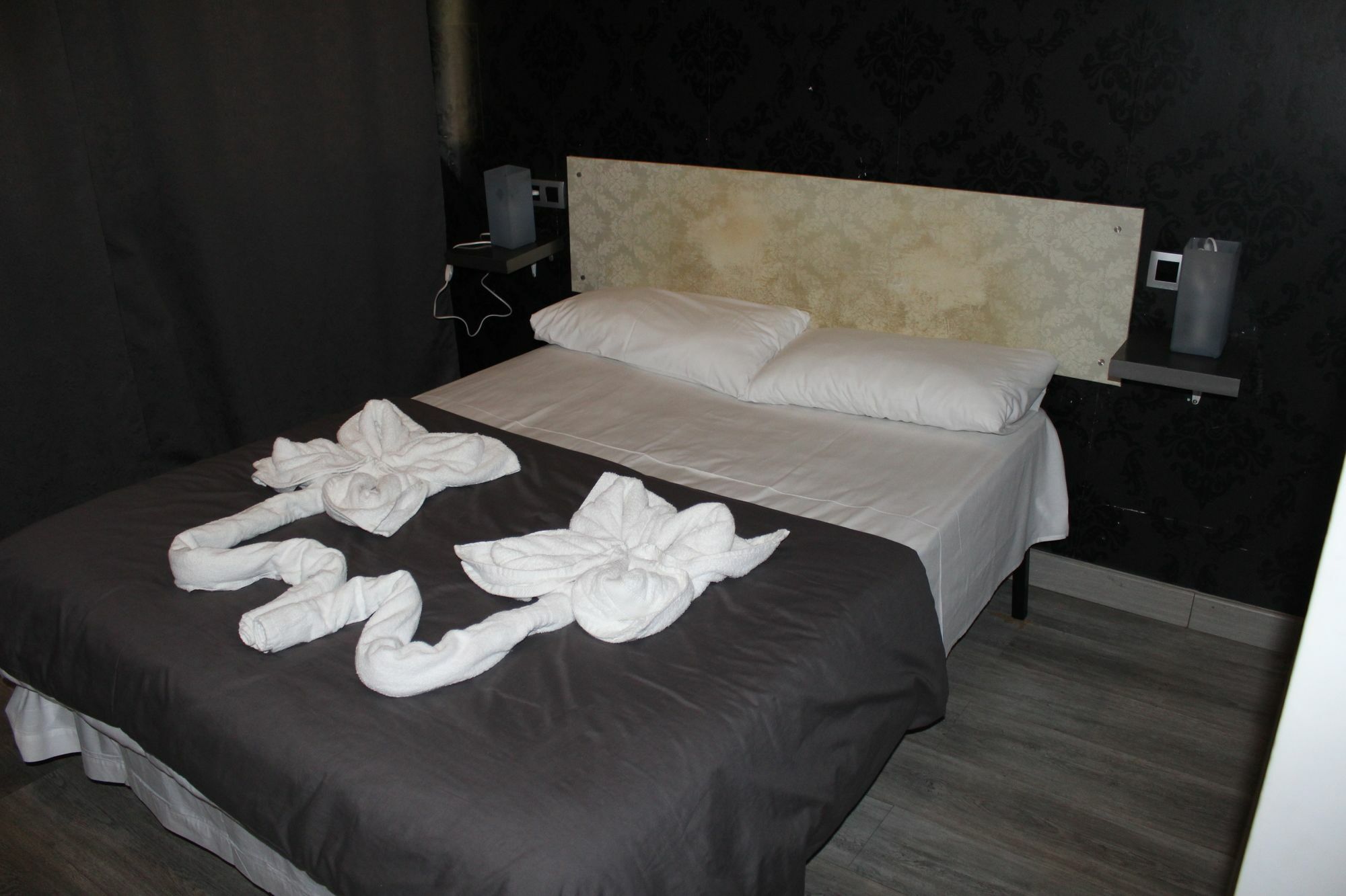 Bcn Condal Hostal Barcelona Ngoại thất bức ảnh